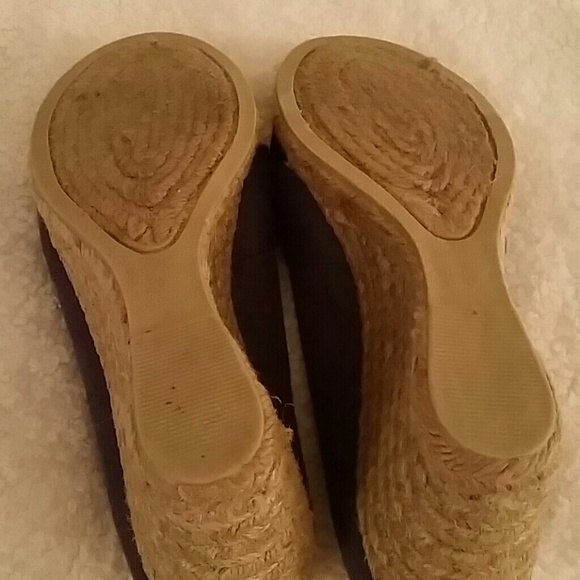 White Mountain Navy Wedges - Picture 3 of 3