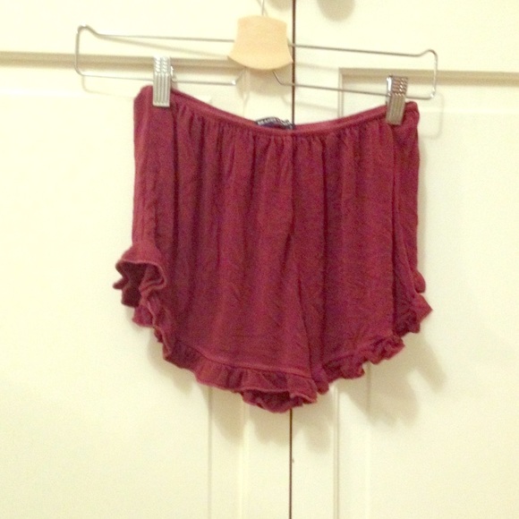 Brandy Melville maroon vodi shorts