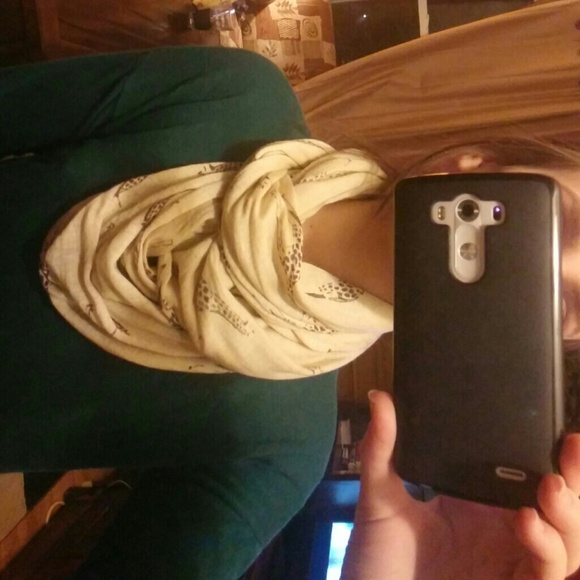 Giraffe infinity scarf