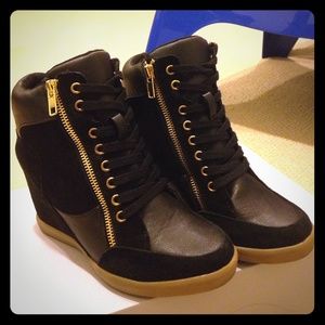 Sneaker wedges