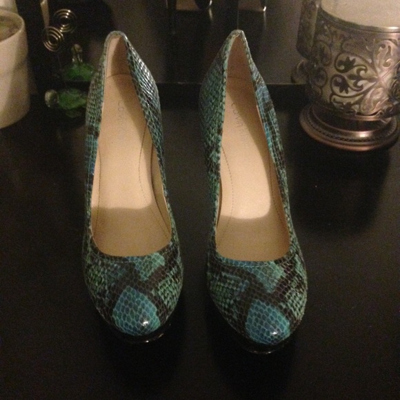 Pumps - Picture 1 of 3