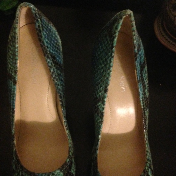 Pumps - Picture 3 of 3