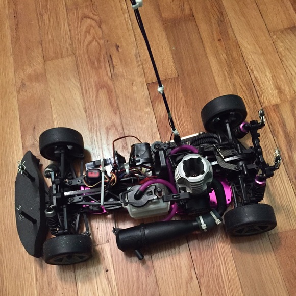 Hpi r/c gas car. - Picture 1 of 2