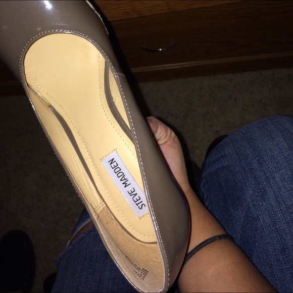 Steve Madden heels. PERFECT CONDITION - Picture 2 of 3