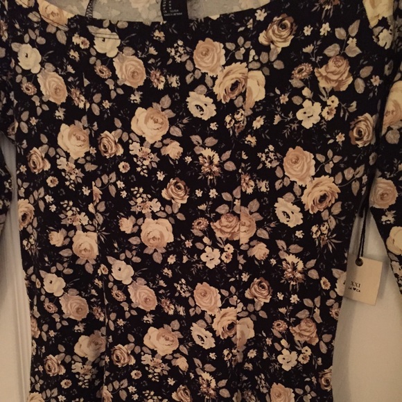 Forever 21 Off the Shoulder Dress - Picture 2 of 2
