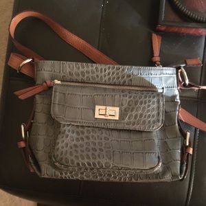 Jessica Simpson over the shoulder bag