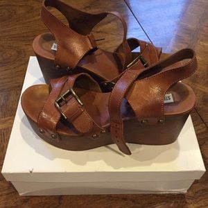 Steve Madden brown leather platform sandals