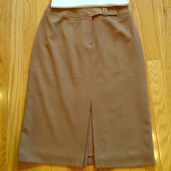A classic style TALBOTS camel skirt. NWOT!