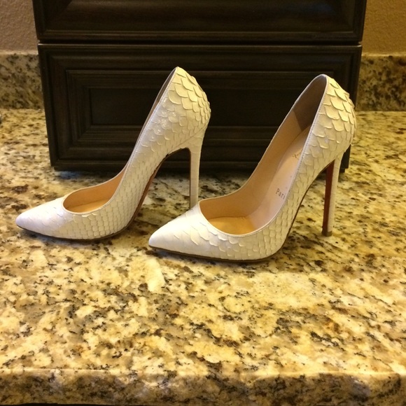 So Kate pumps Python - Picture 2 of 4
