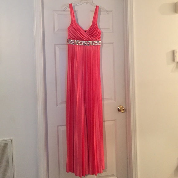 Coral pleated prom or homecoming dress!!