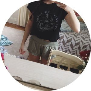 RARE BRANDY MELVILLE LIFE FAST DIE YOUNG T SHIRT