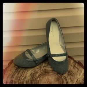 ♦SOLD♦ Gray Flats