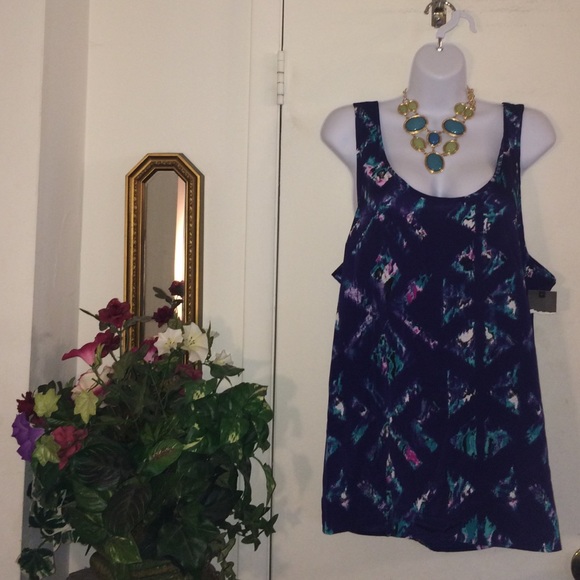 🎉REDUCED 🎉 NEW Blue Watercolor Top💐