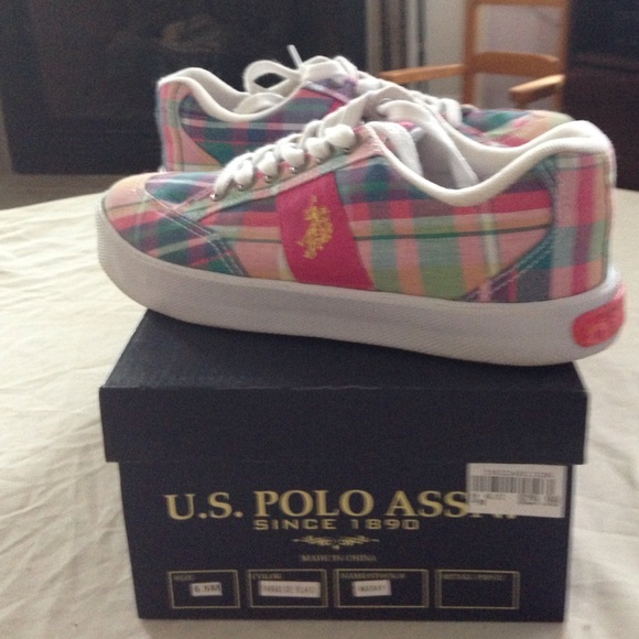 Ladies sz 6.5 U.S. Polo Assn pastel plaid sneakers - Picture 2 of 4