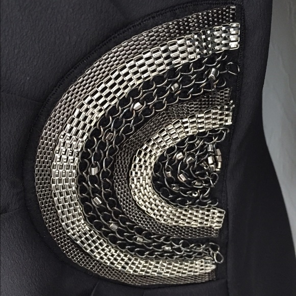 Little black dress with metal accents - Picture 2 of 3