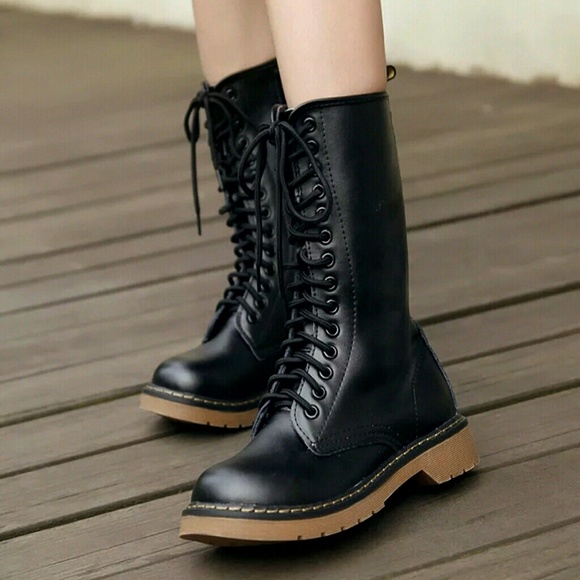Dr. Martens Boots - Black lace up boots
