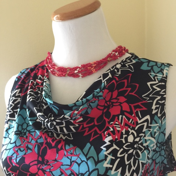 💟HP 💟Dressy sleeveless Top - Picture 2 of 3