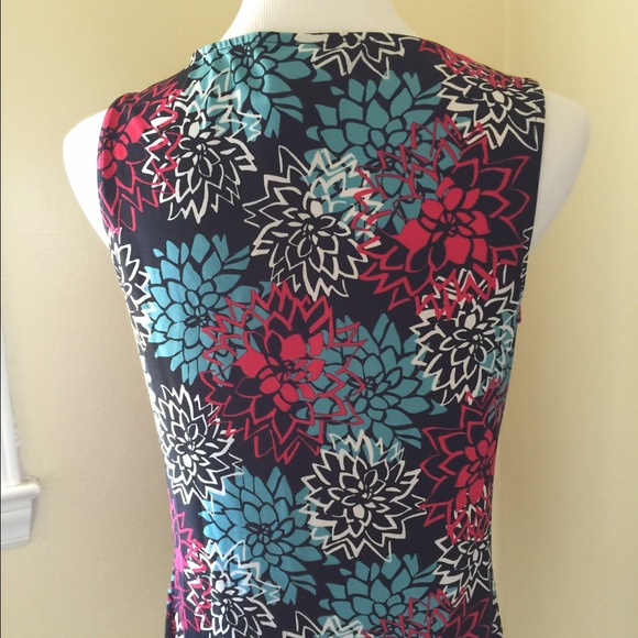 💟HP 💟Dressy sleeveless Top - Picture 3 of 3