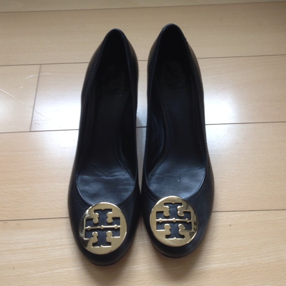 tory burch reva wedge