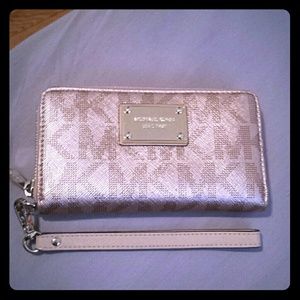 Michael Kors Rose Gold Wallet