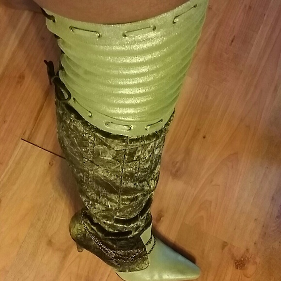 Over the knee Boots - Picture 2 of 4