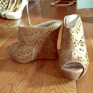 Floral Cutout Wedge Slip-on Mule Clogs Tan Size 8