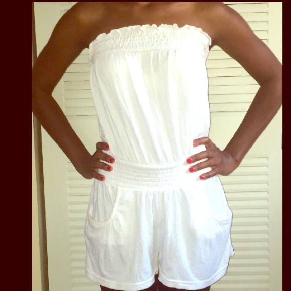 White romper with pockets (2front) 1 back