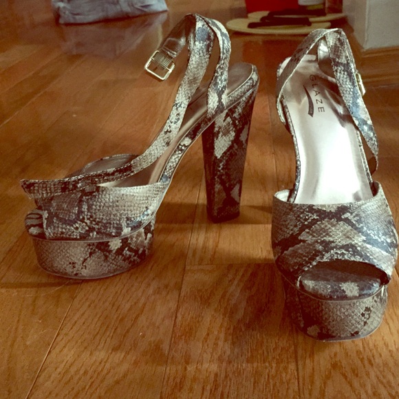 Python Snakeskin Stacked Platform Heel Size 8