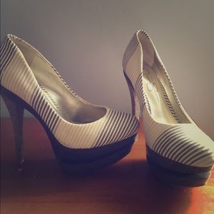 Heels - Jessica Simpson Women's Colie