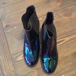 TO BE ANNOUNCED patent booties