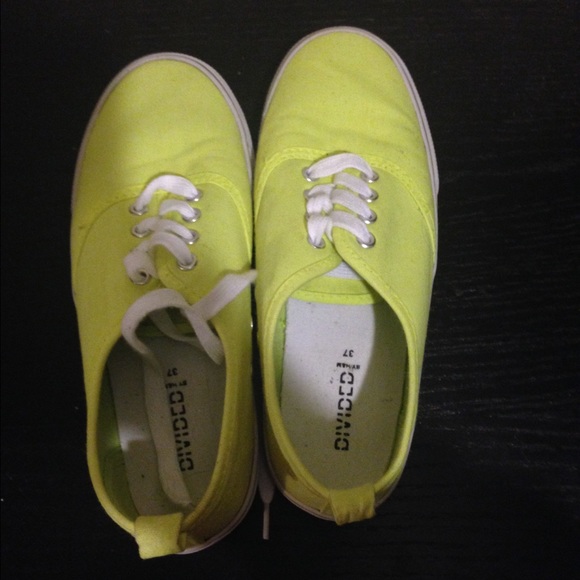 H&M Sneakers Size 6 Neon Yellow - Picture 1 of 2