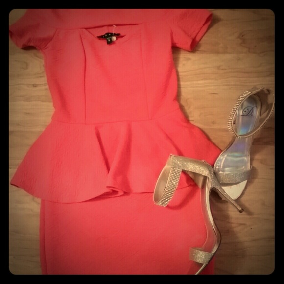 Gorgeous coral dress