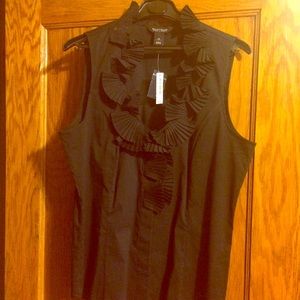 🎀🎀Nice ruffled blouse size 14🎀🎀