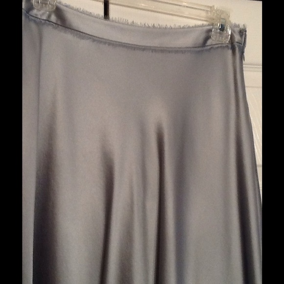 NEW W TAGS, ST. JOHN EVENING, 100% silk skirt - Picture 2 of 4