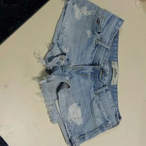 Hollister 00 w 23 distressed cut off shorts