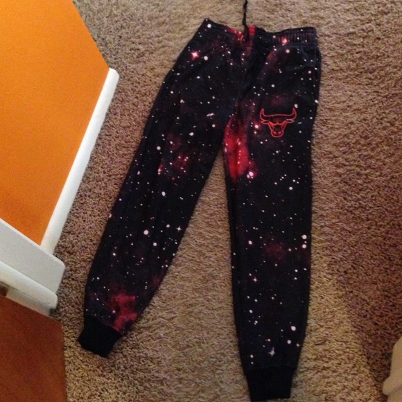 Chicago bulls sweatpants.