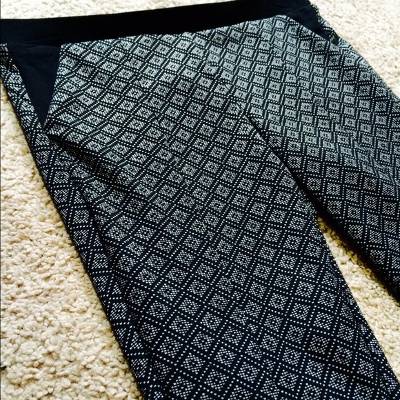 Black and Silver Patterned Leggings