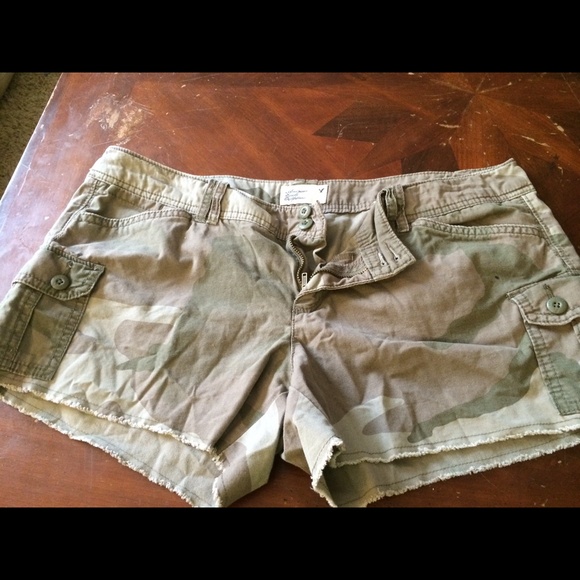 American eagle camo shorts sz10