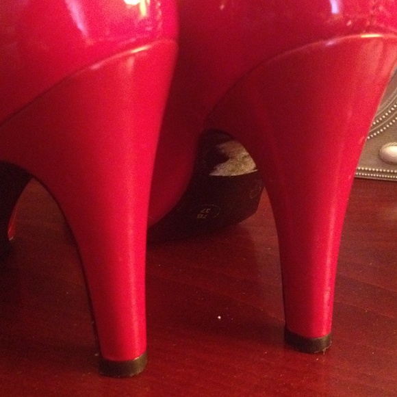 BCBGirls open-toed heels - Picture 3 of 3