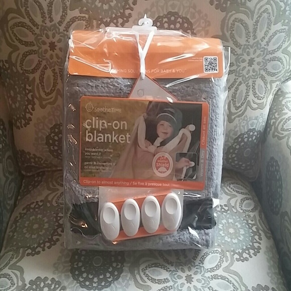 Clip on blanket