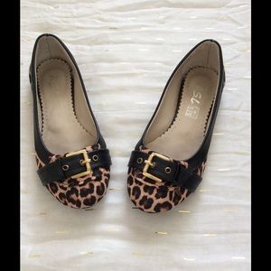 Leopard print w/ buckle detail ballet flat