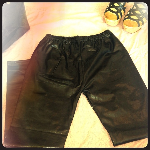 SHINY BLACK PANTS💥