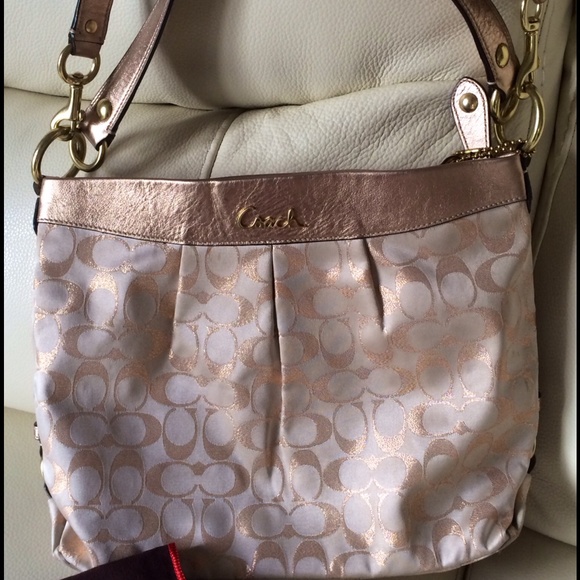 Authentic Coach purse, in excellent condition