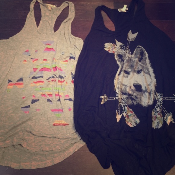 2 Flowy Kirra Graphic Tanks