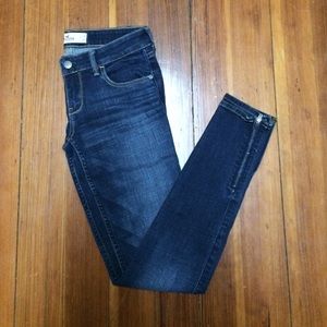 Hollister Super Skinny Jeans