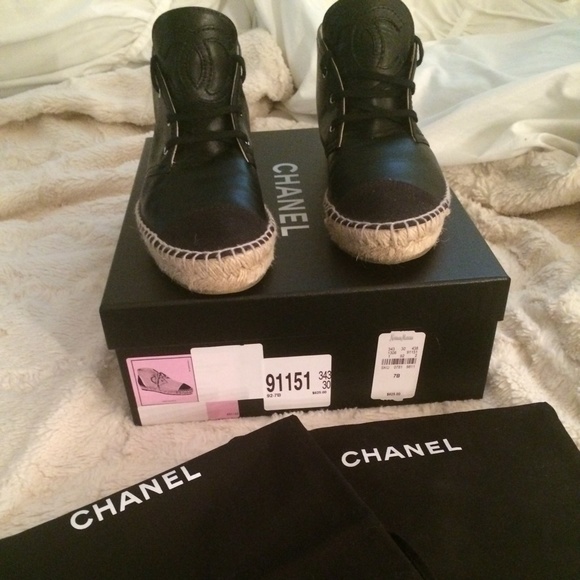 ‼️ SOLD ‼️Chanel High top Espadrilles - Picture 2 of 3