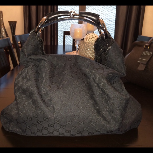 SOLD💖Large horsebit authentic gucci hobo🎀