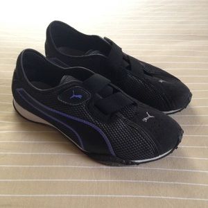 ✳️ $.99 ship! ✳️ Puma Size 7.5 Velcro Sneakers