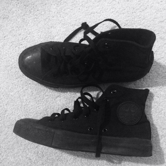 Black converse