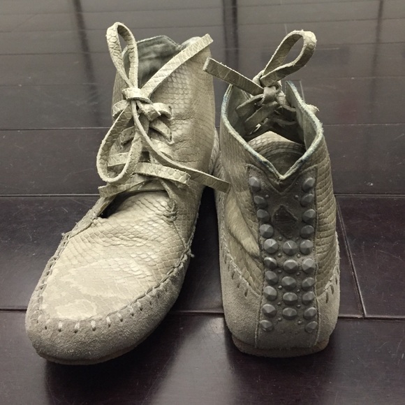 Grey hi-top leather moccasins - Picture 3 of 4